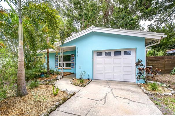 Attached, Detached Garage, Exterior, Facade, None