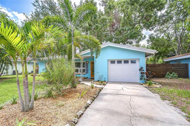 Backyard, Detached Garage, Exterior