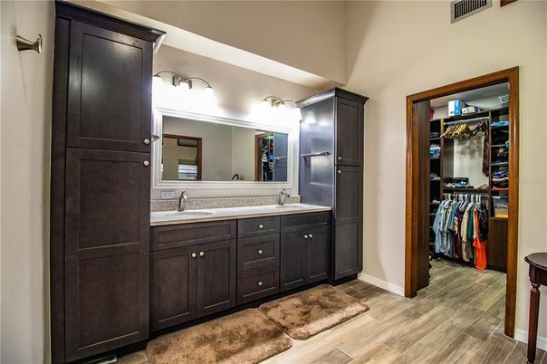 Bathroom, Interior, Walk-in Closets, Wood Texture Flooring