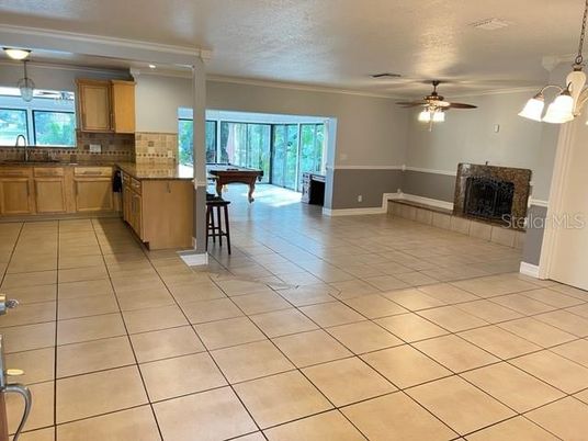 Fireplace, Interior, Kitchen, Pendant Lights