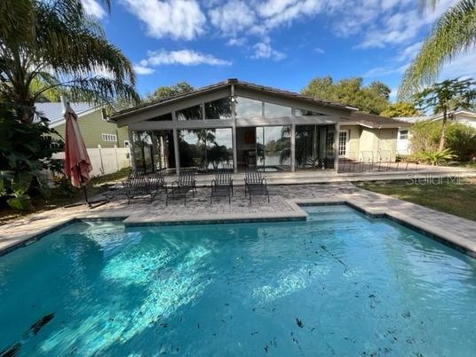 Exterior, Pool