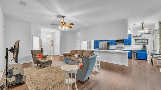 Interior, Kitchen, Living room, Pendant Lights, Wood Texture Flooring