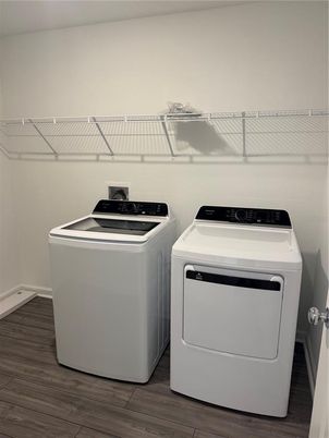 Interior, Washer, Wood Texture Flooring