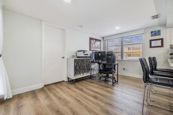 Home Office, Interior, Recessed Lighting, Wood Texture Flooring