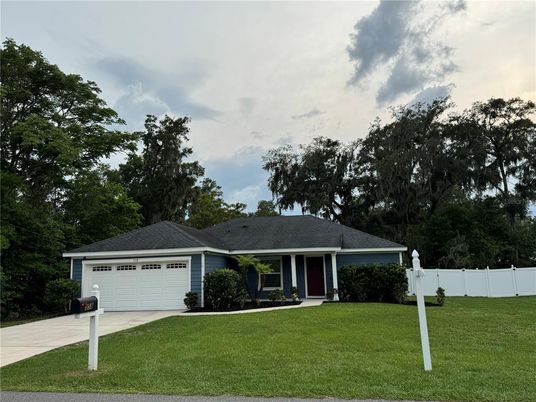 Attached, Exterior, Facade, Ranch