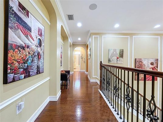 Interior, Recessed Lighting, Wood Texture Flooring