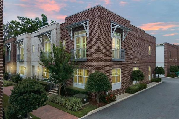 Exterior, Facade, Brick Facade, Rowhouse