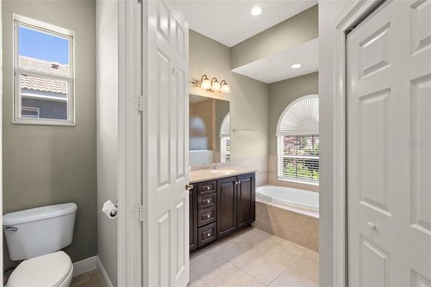 Bathroom, Interior, Recessed Lighting