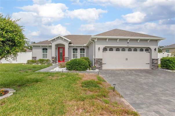 Attached, Exterior, Facade, Ranch