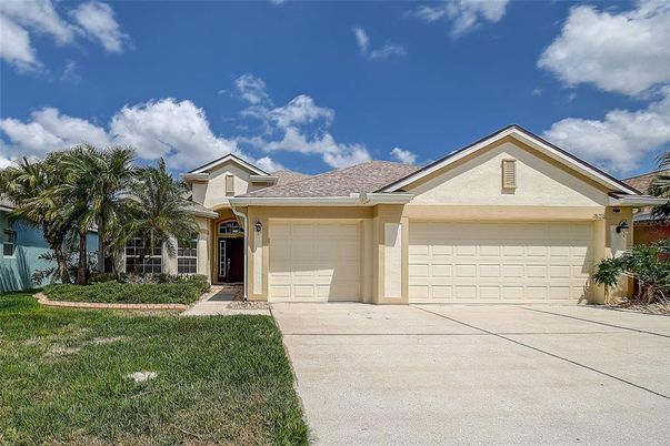 Attached, Exterior, Facade, American Craftsman