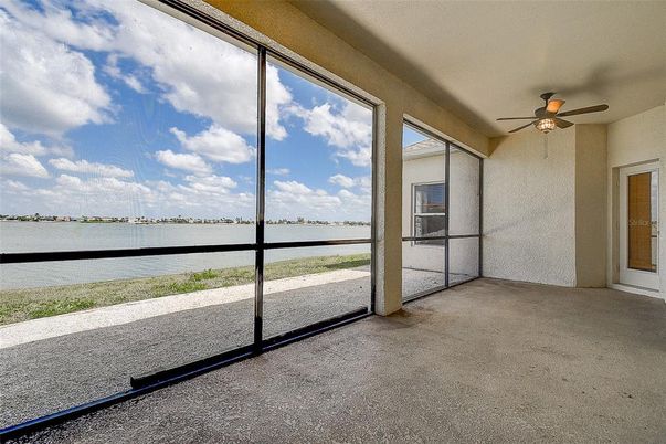 Empty room, Interior, Sun Room, Water