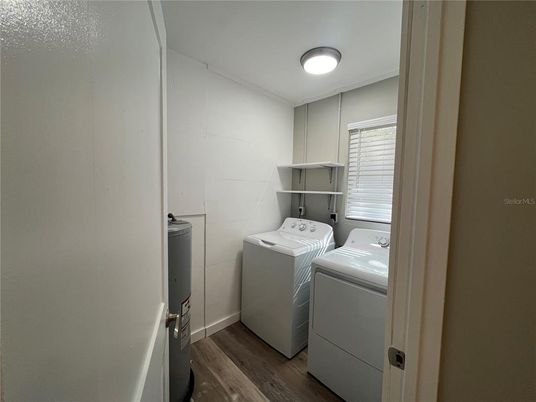 Interior, Washer, Wood Texture Flooring