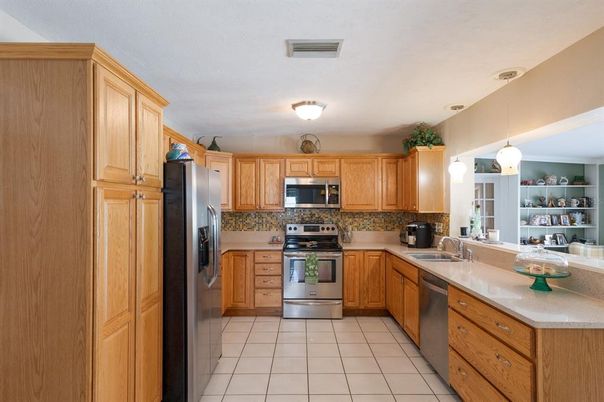 Interior, Kitchen, Pendant Lights, Stainless Steel Appliances