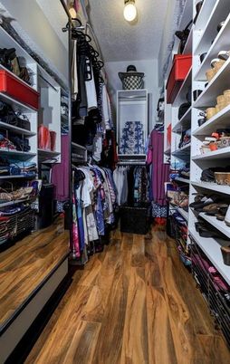 Interior, Walk-in Closets, Wood Texture Flooring