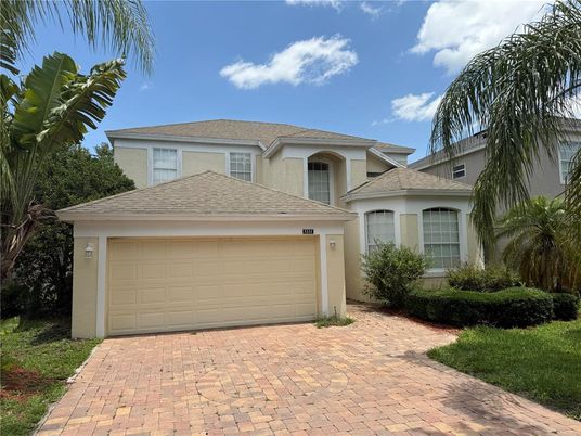 Attached, Exterior, Facade, Mediterranean