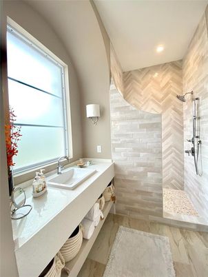 Bathroom, Interior, Recessed Lighting, Wood Texture Flooring