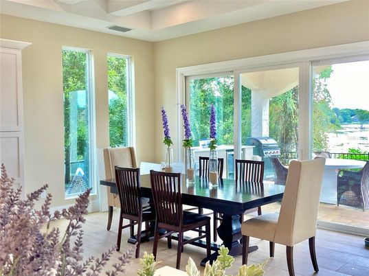 Dining room, Interior