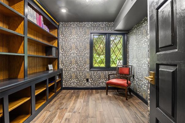 Interior, Recessed Lighting, Wood Texture Flooring