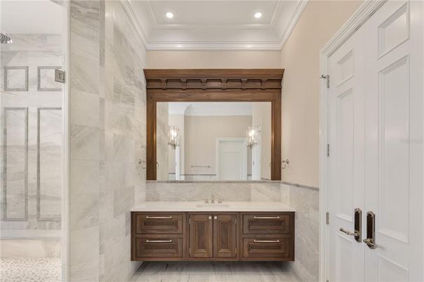 Bathroom, Interior, Recessed Lighting