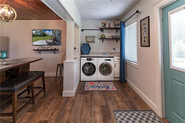 Interior, Washer, Wood Texture Flooring