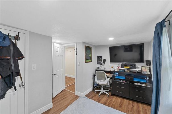 Home Office, Interior, Recessed Lighting, Wood Texture Flooring