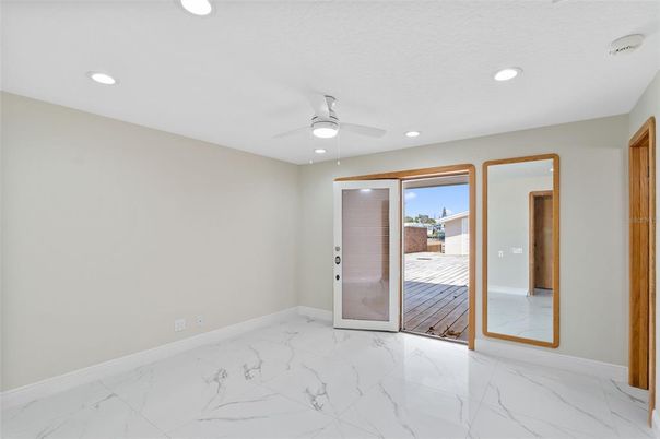 Empty room, Interior, Marble, Recessed Lighting