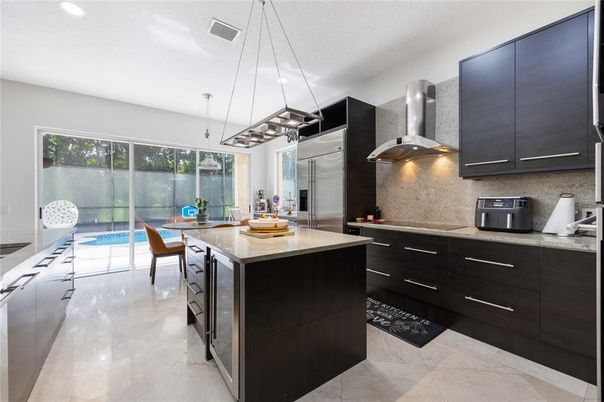 Dining room, Interior, Kitchen, Pendant Lights, Recessed Lighting, Stainless Steel Appliances