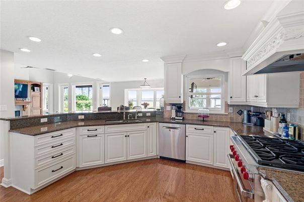 Interior, Kitchen, Pendant Lights, Recessed Lighting, Wood Texture Flooring