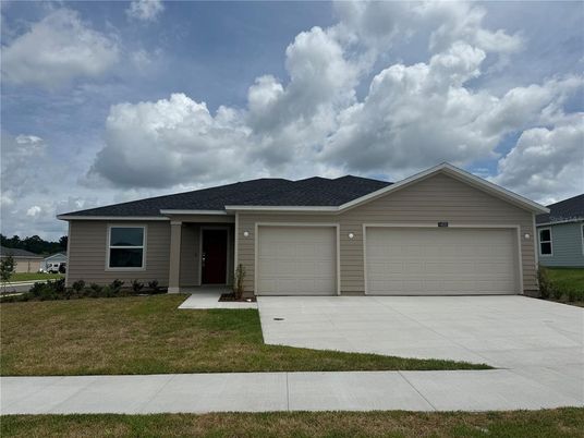 Attached, Exterior, Facade, Ranch