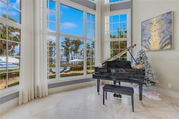Interior, Piano, Water