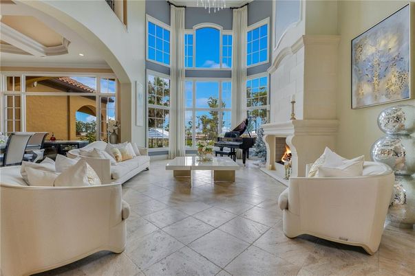 Fireplace, Interior, Living room, Piano, Recessed Lighting
