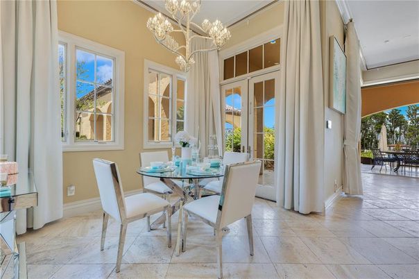 Chandelier, Dining room, Interior