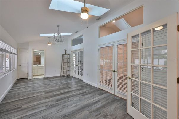 Chandelier, Empty room, Interior, Pendant Lights, Wood Texture Flooring