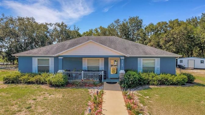 Backyard, Exterior, Facade, Ranch