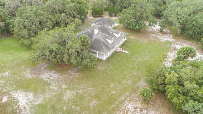 Exterior, Drone