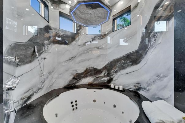 Bathroom, Hot Tub, Interior, Recessed Lighting