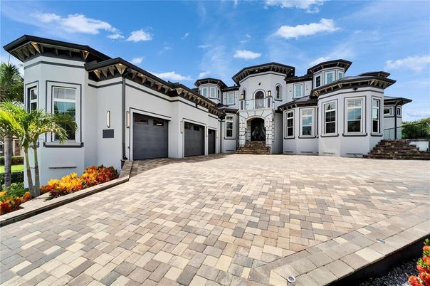 Attached, Exterior, Facade, Mediterranean