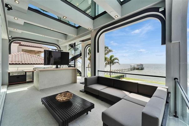 Interior, Living room, Water