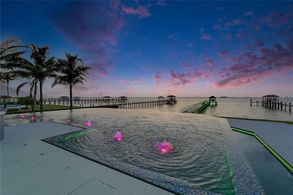 Exterior, Pool, Water
