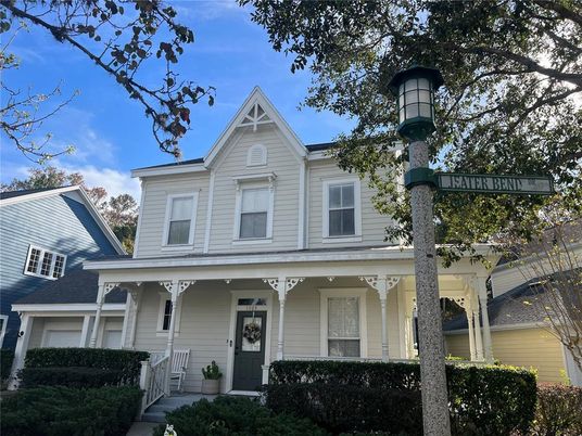 Exterior, Facade, Queen Anne Victorian