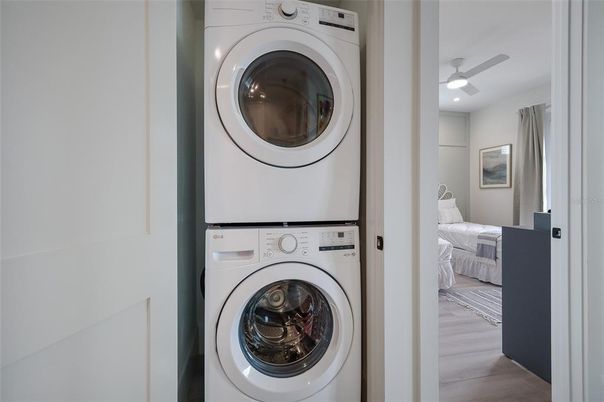 Bedroom, Interior, Recessed Lighting, Utility Closets, Washer