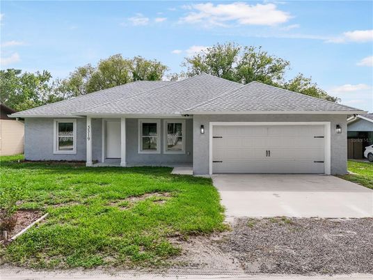 Attached, Exterior, Facade, Ranch