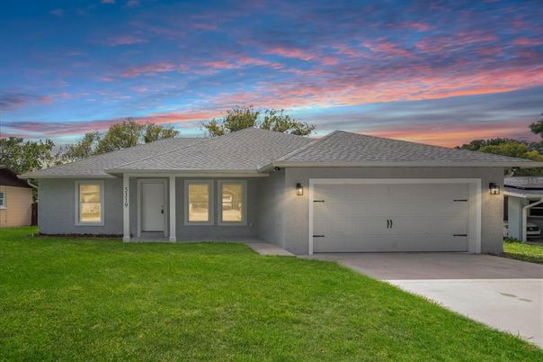 Attached, Exterior, Facade, Ranch