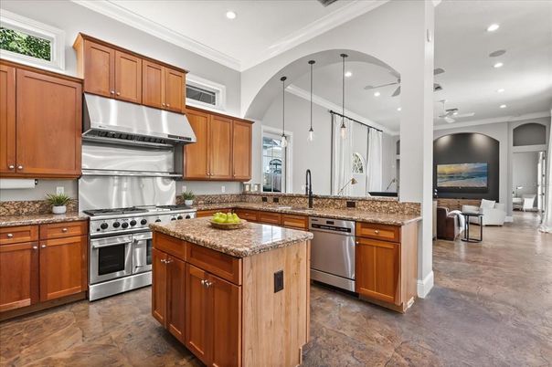Interior, Kitchen, Living room, Pendant Lights, Recessed Lighting, Stainless Steel Appliances