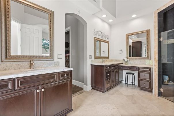 Bathroom, Dual Sink Vanities, Interior, Recessed Lighting