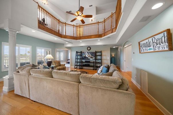Interior, Living room, Recessed Lighting, Wood Texture Flooring