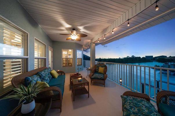 Interior, Living room, Water
