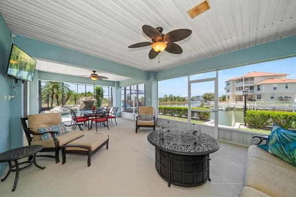 Dining room, Interior, Sun Room, Water