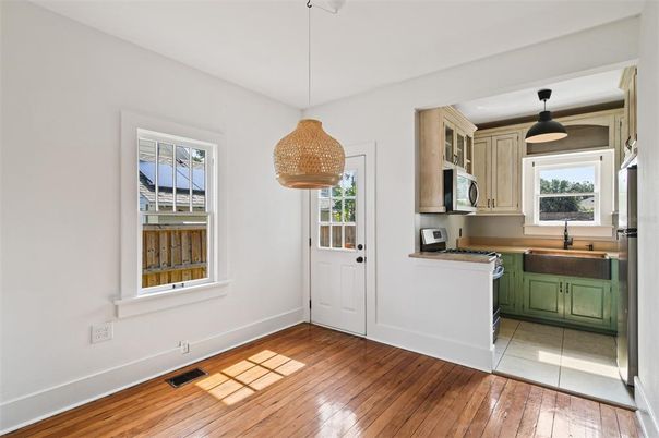 Interior, Kitchen, Pendant Lights, Wood Texture Flooring