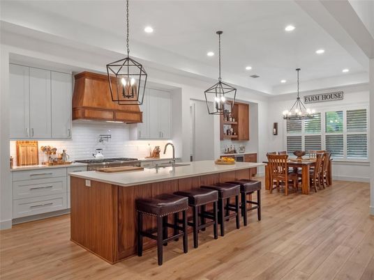 Chandelier, Dining room, Interior, Kitchen, Pendant Lights, Recessed Lighting, Wood Texture Flooring